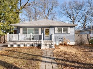 9 Forest Trl, Ridge, NY 11961