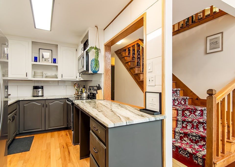 16th image of this home