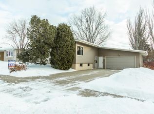219 E Kavaney Dr, Bismarck, ND 58501