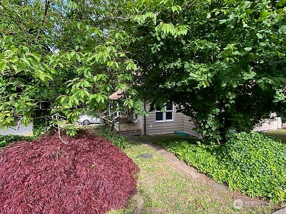 3rd image of 161 N Schoolhouse Hill Road