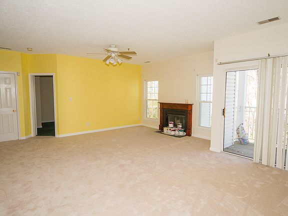 3rd image of 1304 Cranesbill Ct Unit 203
