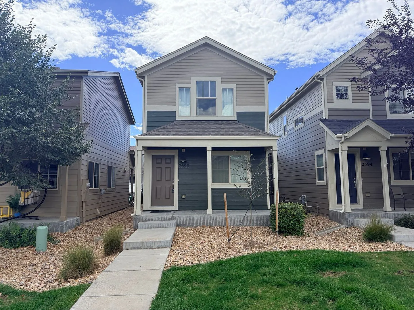 Cozy 2-Bedroom Cottage in Lakes at Centerra with Attached Garage — Photo 1