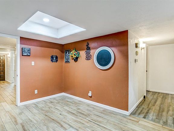 4th image of 2321 Chinaberry Dr