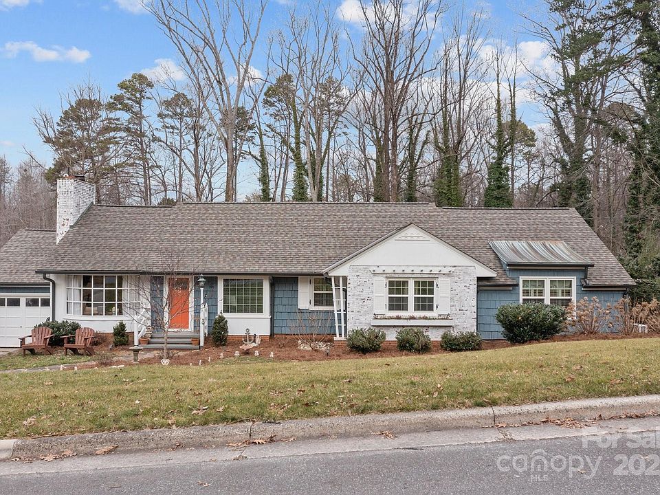 1st image of 390 N Oakwood Dr