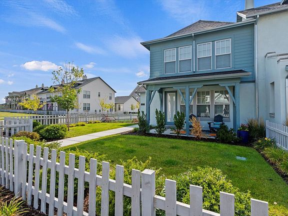 2nd image of 4667 W Isla Daybreak Rd