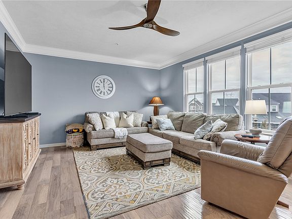 4th image of 834 Theda Dori St