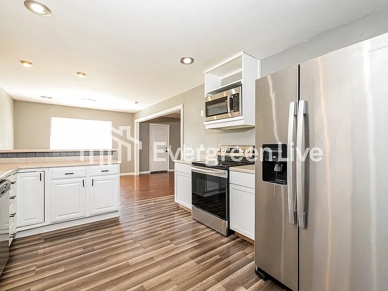 1120 Mars Rd — Photo 5