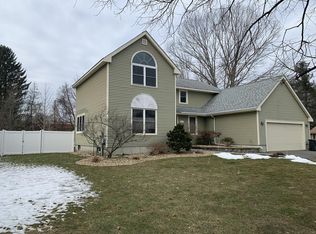 22 Bridle Path Ln, Methuen, MA 01844