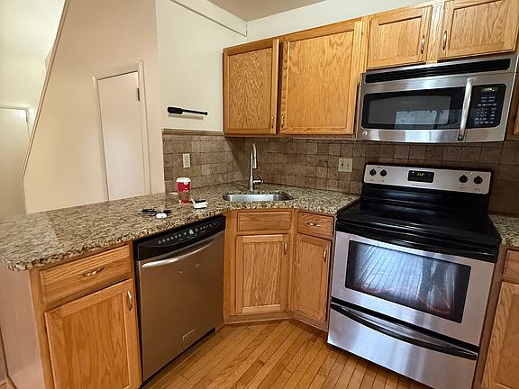 4th image of 35 Pinnacle Way