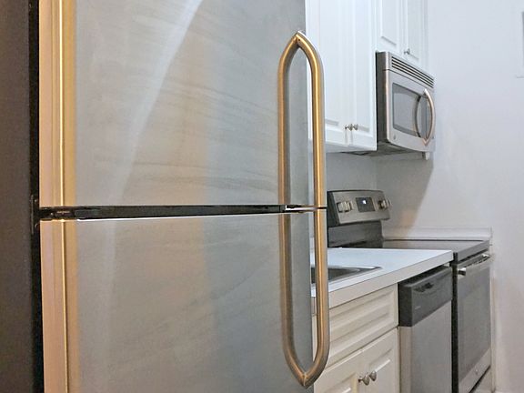5th image of 698 W End Ave APT 1E