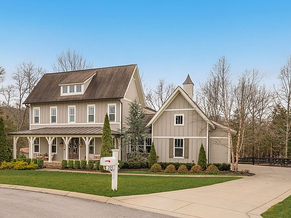 3rd image of 201 Gilchrist South Cir