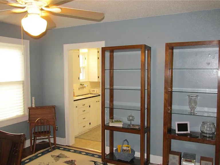 4811 Red River St — Photo 5