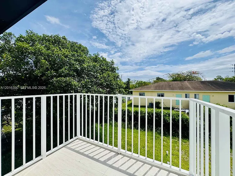 8005 NW 14th Ct — Photo 11