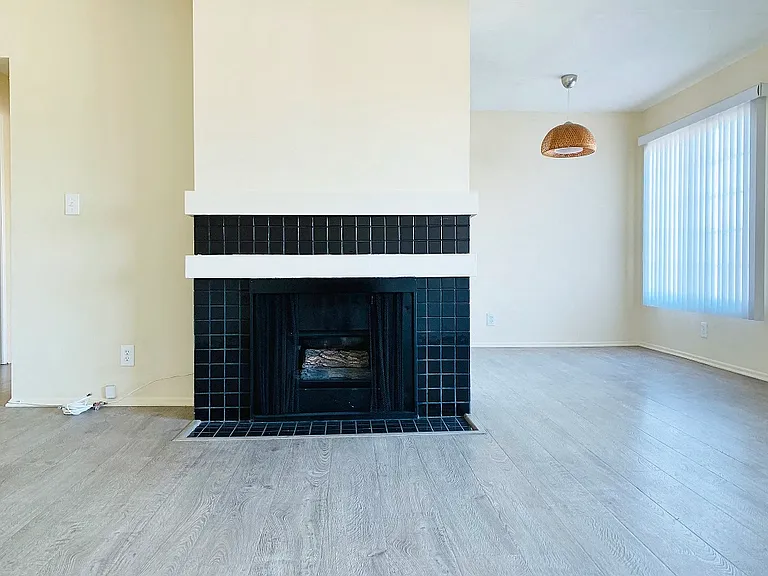 Lido Apartments - 3500 Mentone Ave — Photo 31