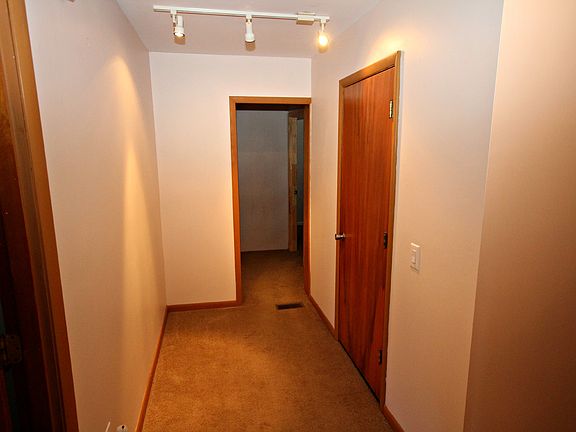 5th image of 187 E Wall St