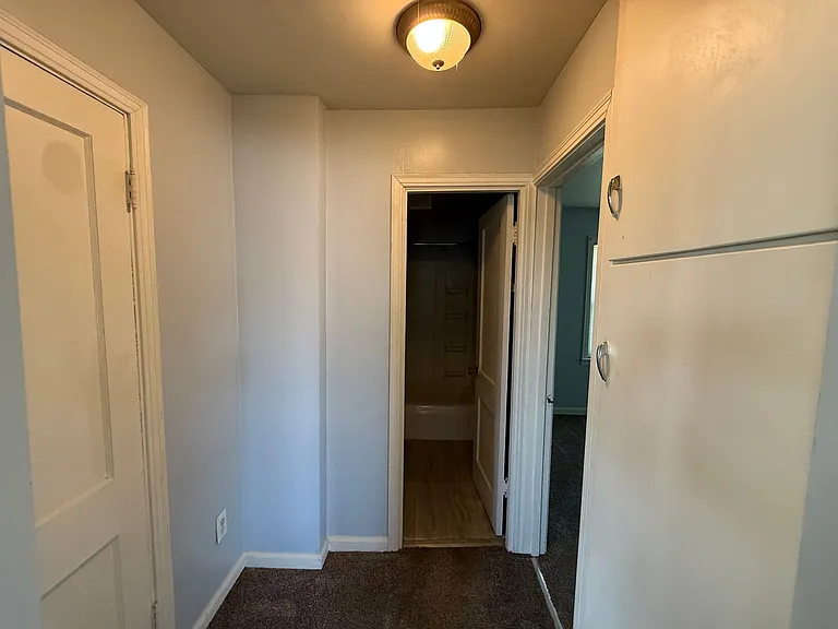 2124 Lansing Ave — Photo 12