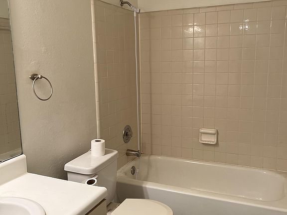 5th image of 2343 Sandpiper St #1