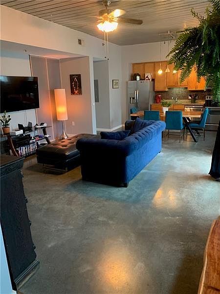 1st image of 620 Glen Iris Dr NE Unit 325