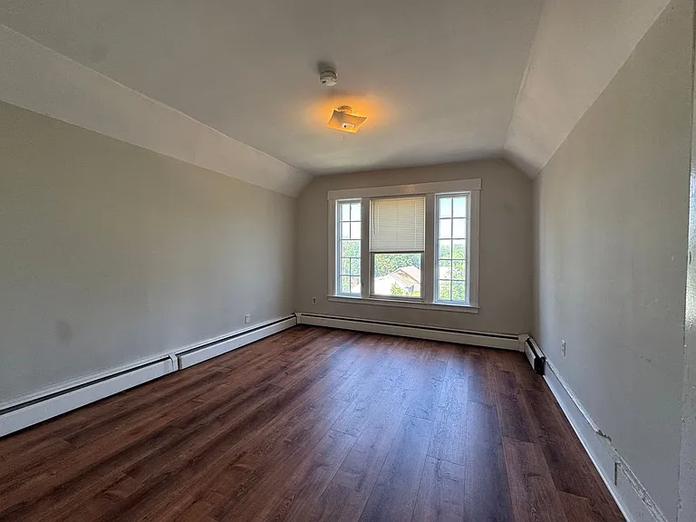 56 Hillside Pl #4 — Photo 10