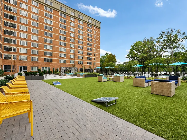 Potomac Towers — Photo 13