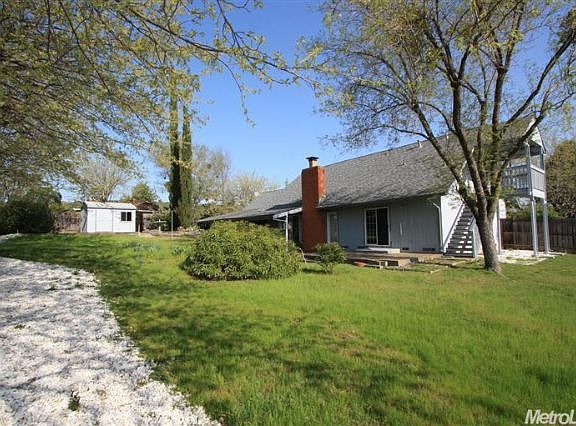3rd image of 900 Shasta Cir