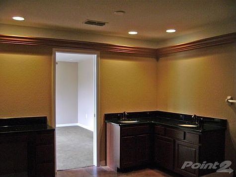 MSTR BATH-DUAL SINKS, VANITY, RECESSED LIGHTING, CROWN MOLDING