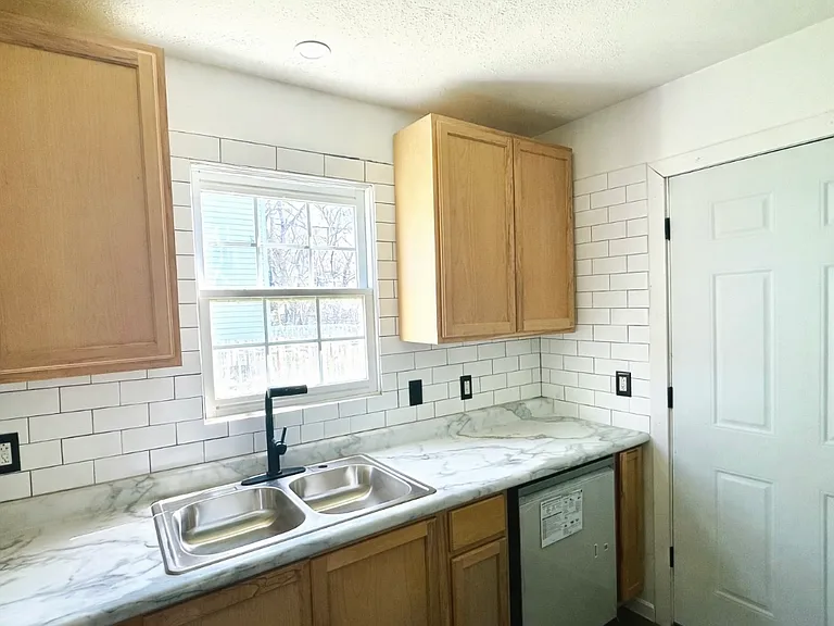 3007 Wade Ave — Photo 11