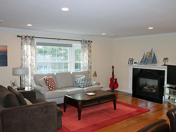 4th image of 244 Patriot Way