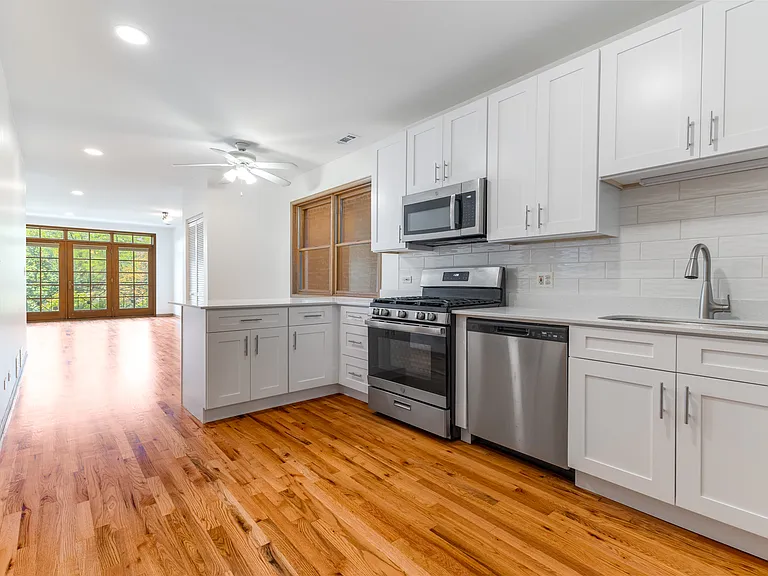 333 S Leavitt St #2 — Photo 6