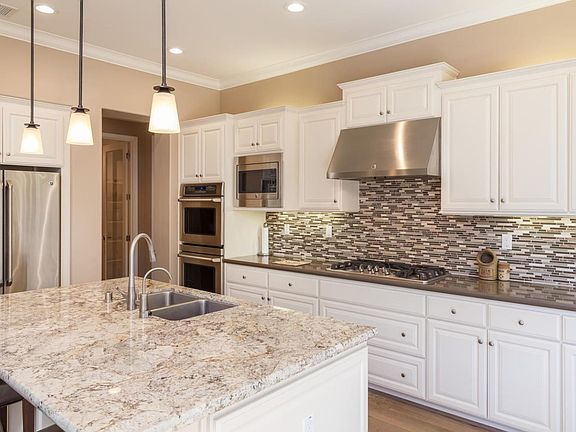 4th image of 18271 Bautista Cir