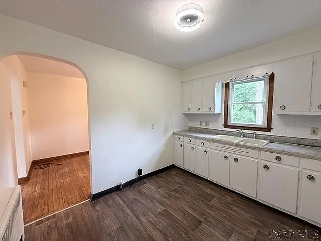 927 East Ave — Photo 12