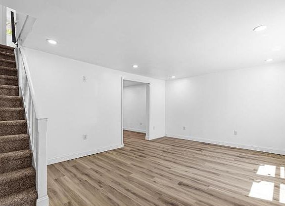 3rd image of 1415 Ridley Ave