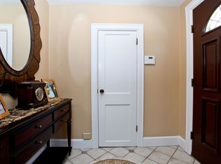 24 Rugby Ln, Scarsdale, NY 10583