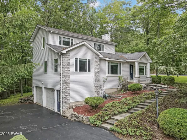 106 Legends Ct, East Stroudsburg, PA 18302