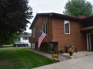 315 6th Ave NE, Plainview, MN 55964