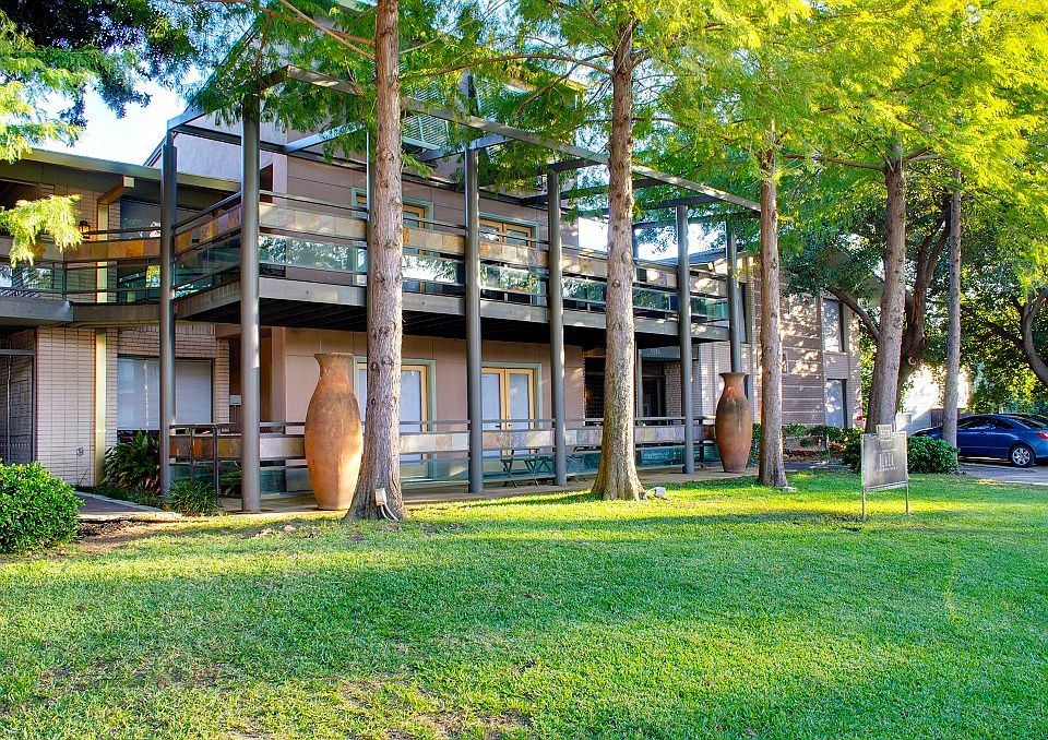 5908 Gaston - PLAZA