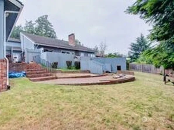 960 SW Fairhaven Drive, Oak Harbor, WA 98277