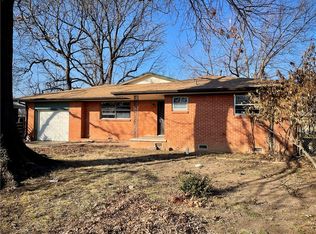 1714 Horseshoe Dr, Springdale, AR 72762