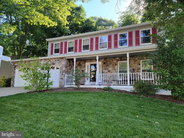 16208 Dartmoor Dr, Dumfries, VA 22025