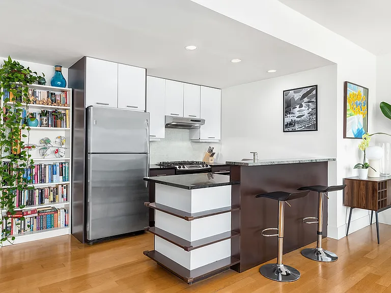 446 Kent Ave #5EE — Photo 4