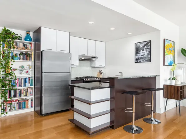 446 Kent Avenue image 4 of 9