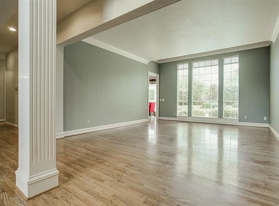 5th image of 1210 Lakeway Dr