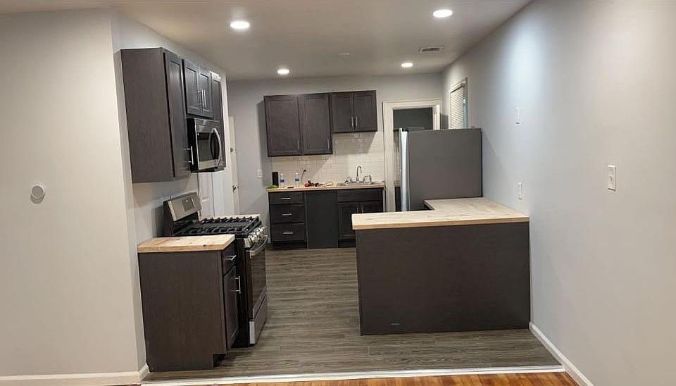 1st image of 250 Grote St APT 2