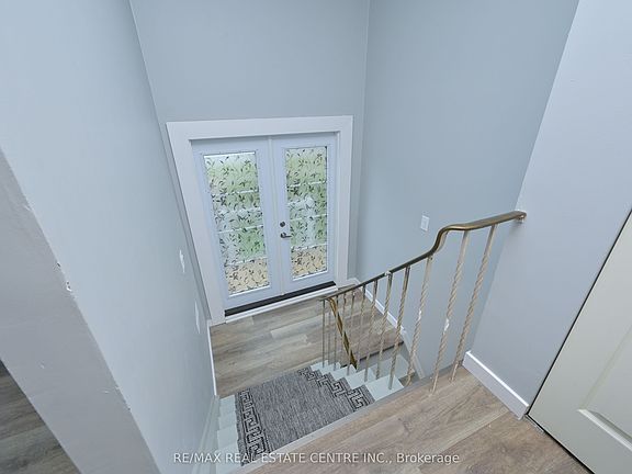 4th image of 116 Burbank Cres
