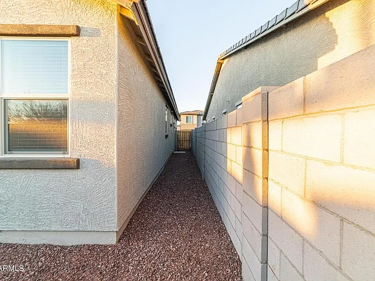 15085 W Desert Bloom St — Photo 23