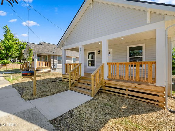 2nd image of 3004 Johnston St