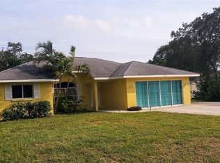 1215 Palmetto Dr, Venice, FL 34293