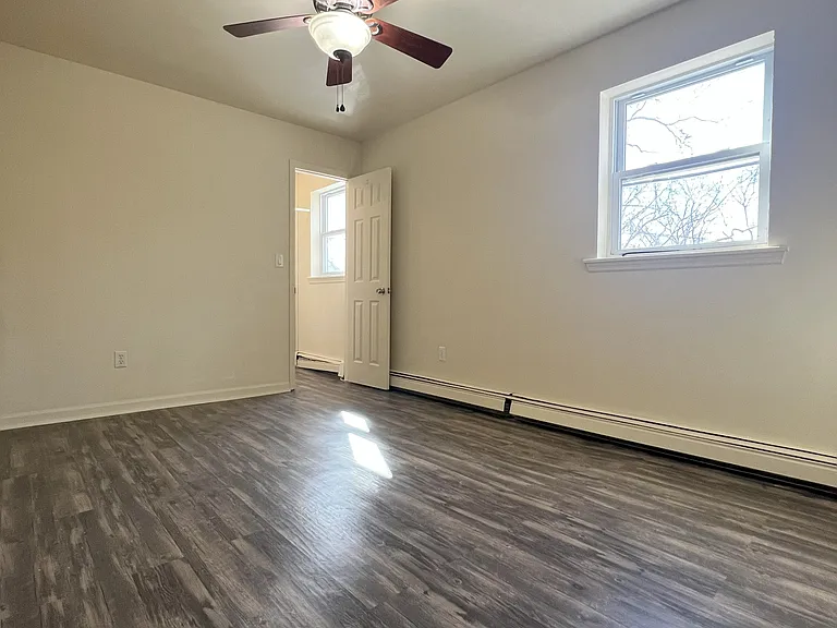 27 E Main St #5 — Photo 7