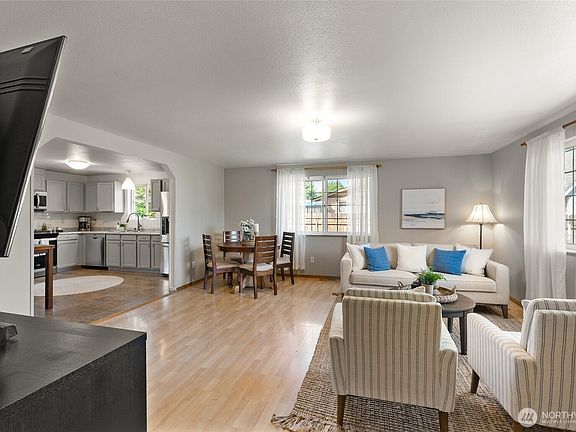 5th image of 2375 Nicholas Drive