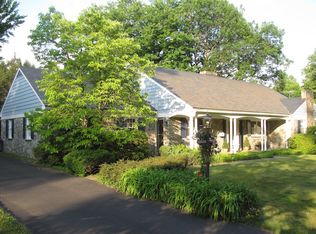 1280 Meadowbrook Rd, Lancaster, PA 17603